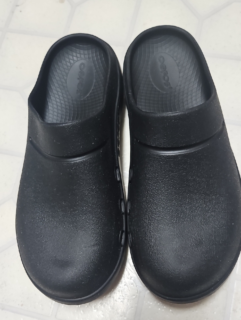 Black Slip-On Clog MulesOOFOS Oocloog Luxe Black Sparkle Clogs Like New